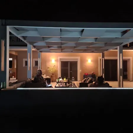 Nyaraló Lambou Sunset Szoroní