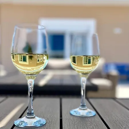 Prázdninový dům Lambou Sunset