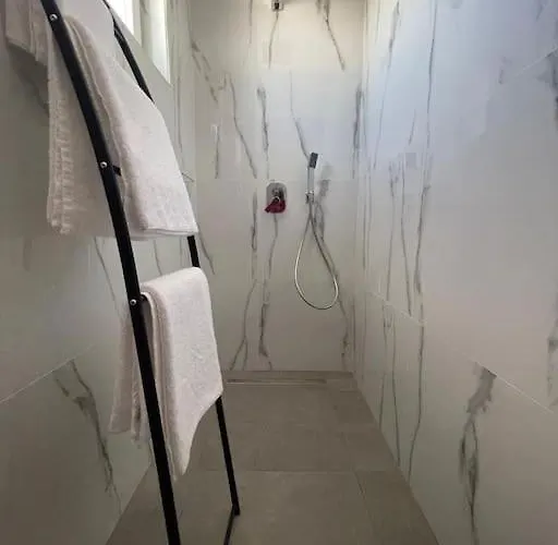 Lambou Sunset Nyaraló *