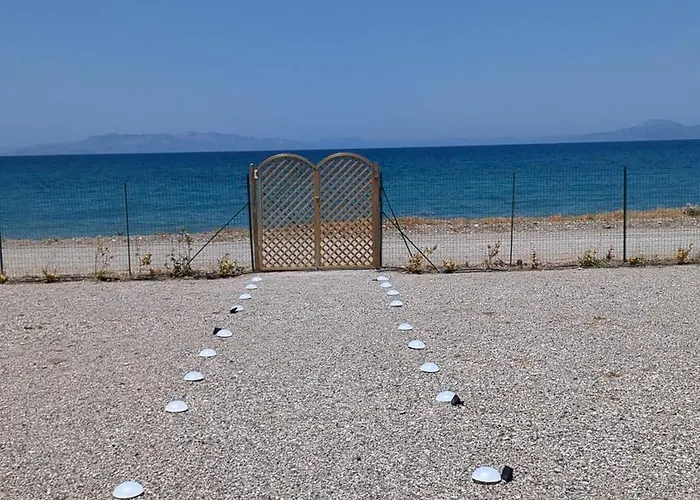 Lambou Sunset Nyaraló Szoroní